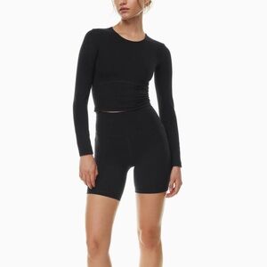 Aritzia TNA cheeky hi rise biker short 7in